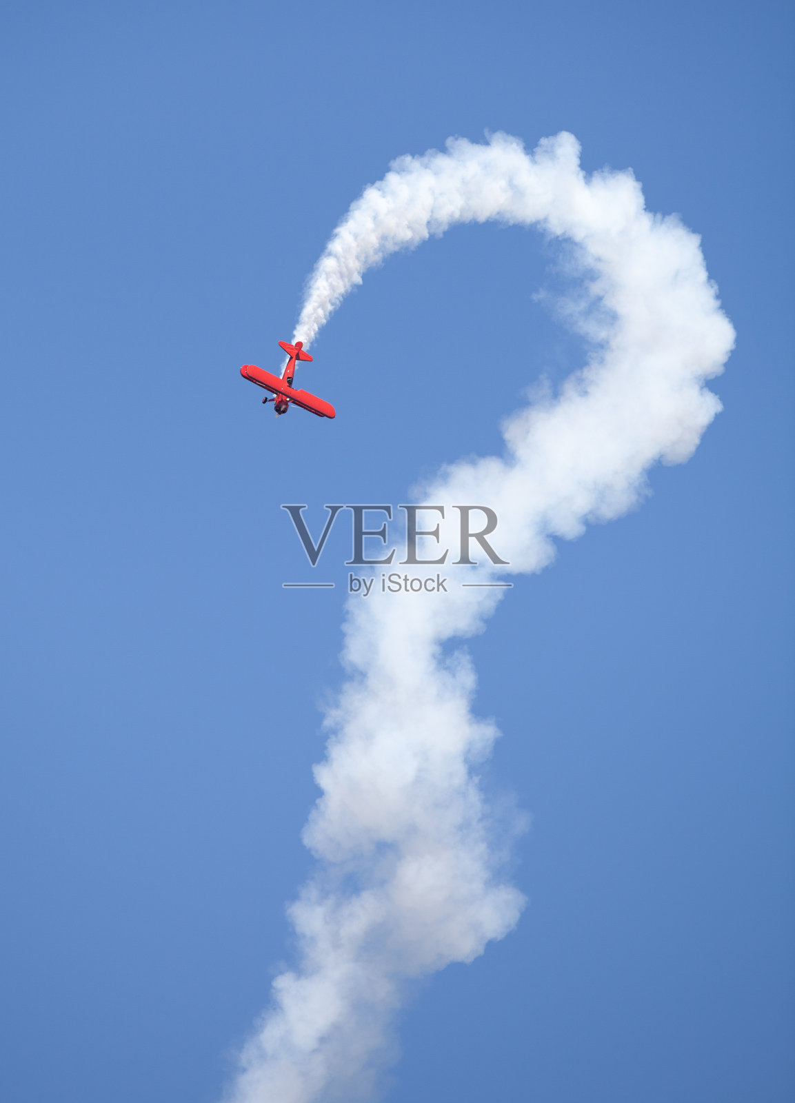 飞行的飞机照片摄影图片