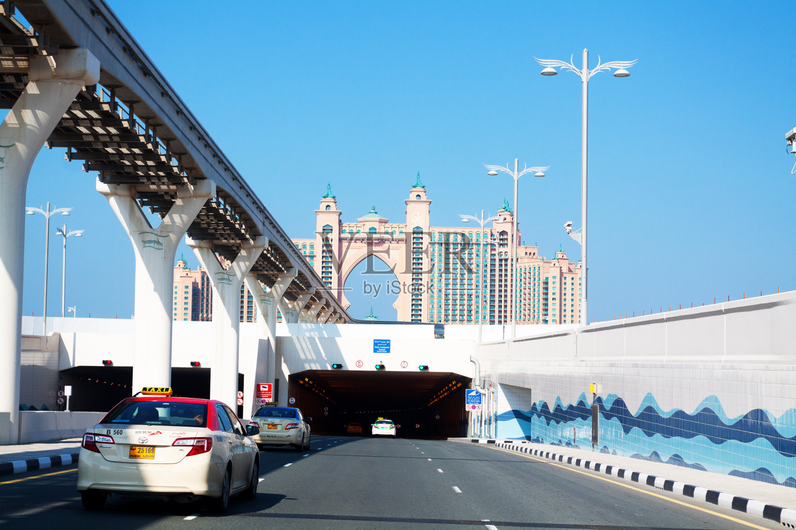 前往亚特兰蒂斯酒店的隧道照片摄影图片