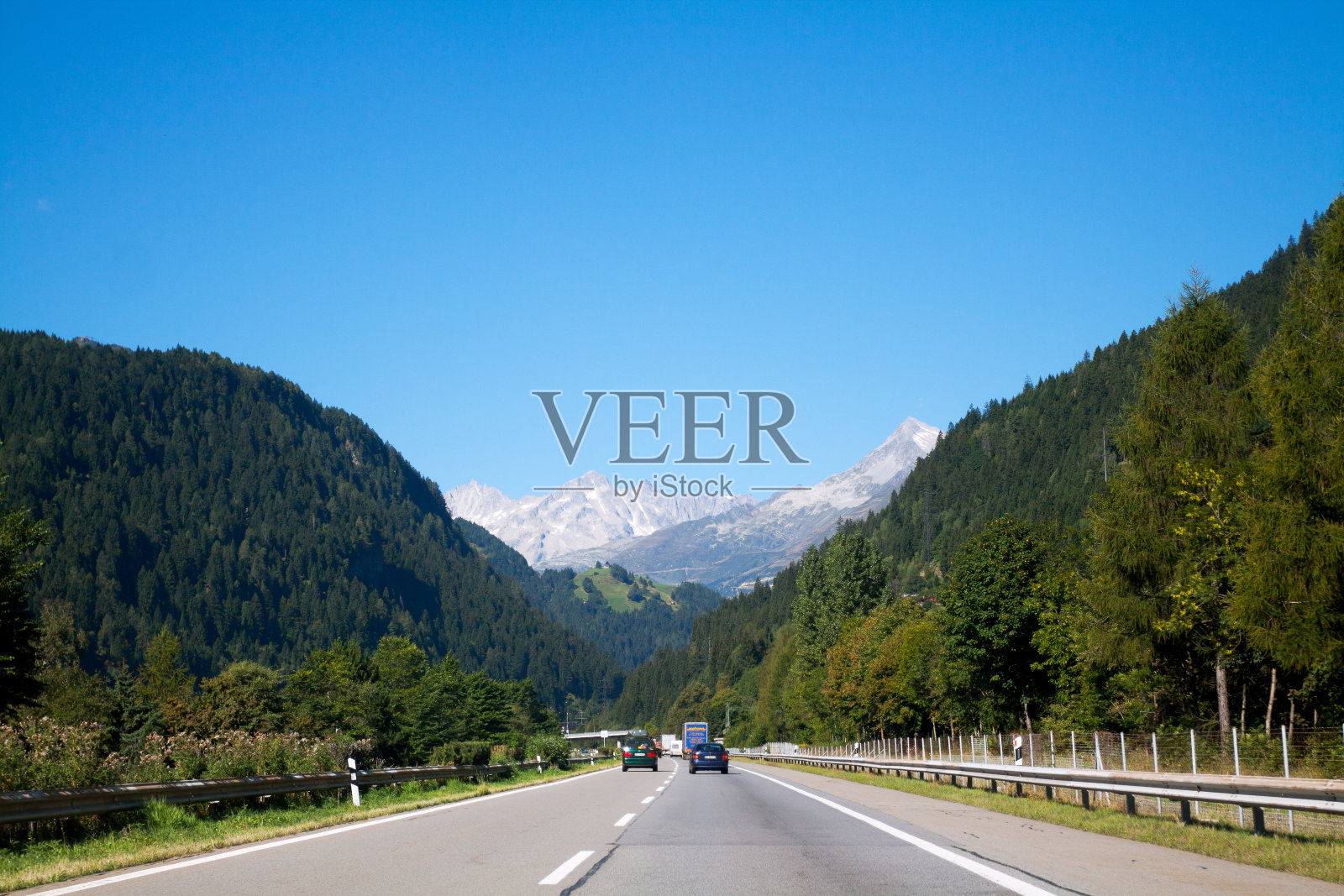 高速公路和圣戈塔尔照片摄影图片