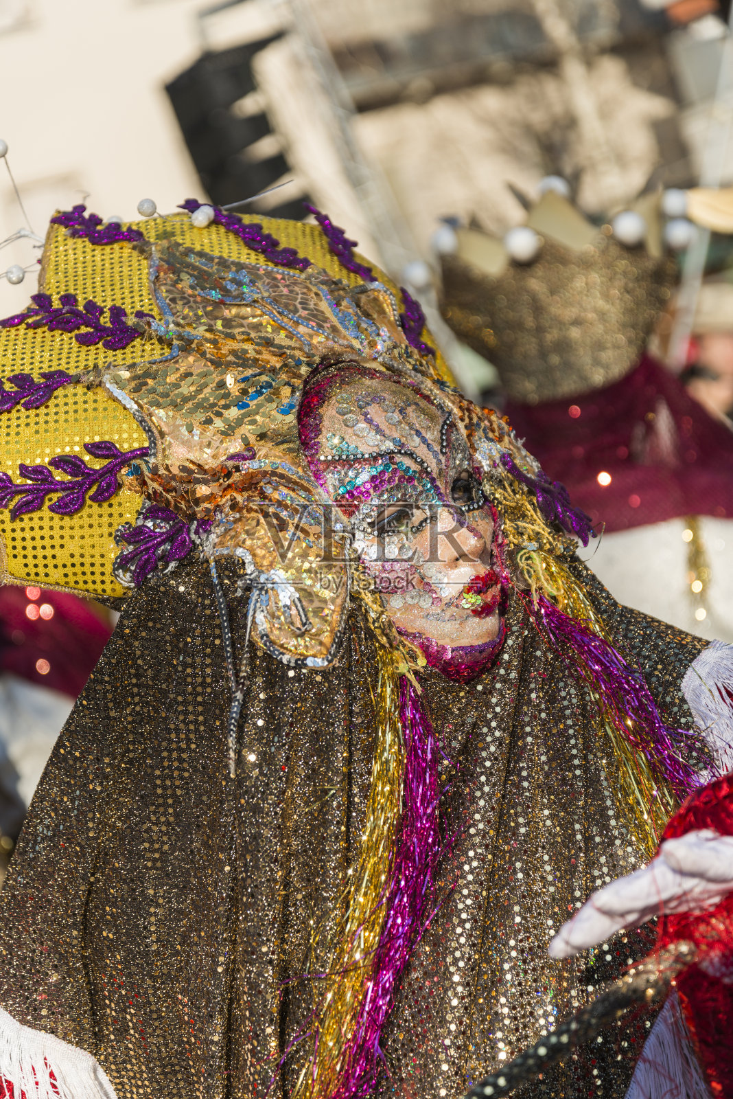 意大利狂欢节庆祝游行在一个小城镇照片摄影图片