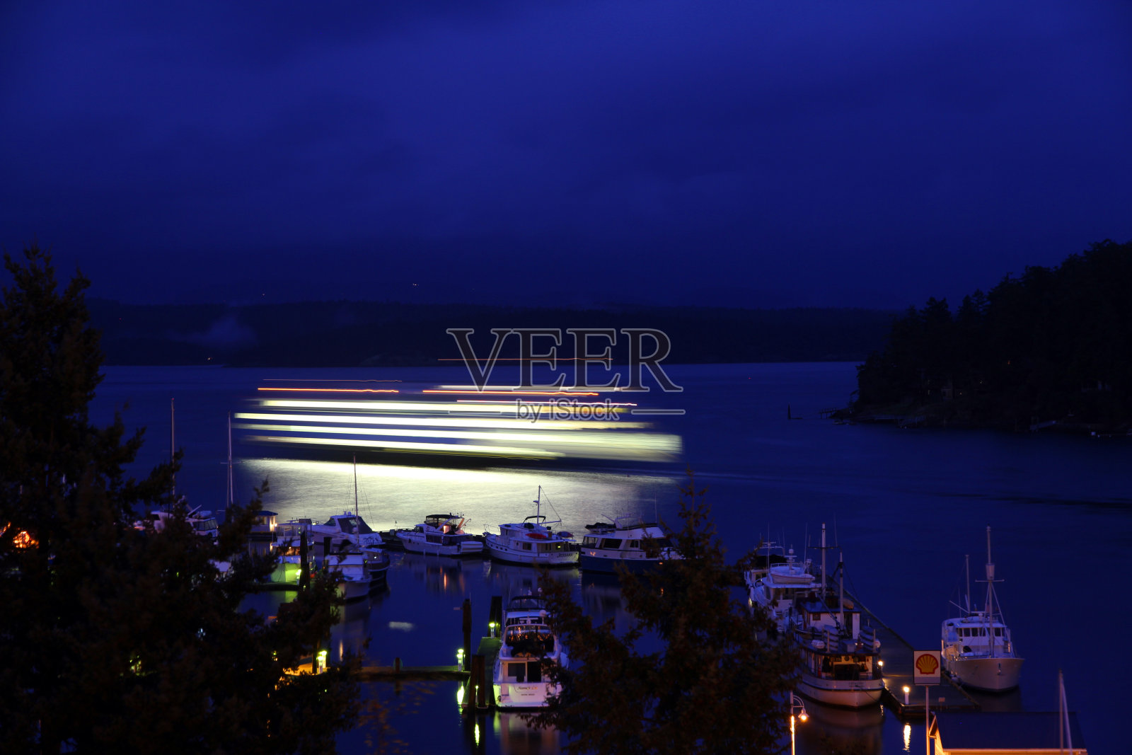 水蓝色条纹照片摄影图片