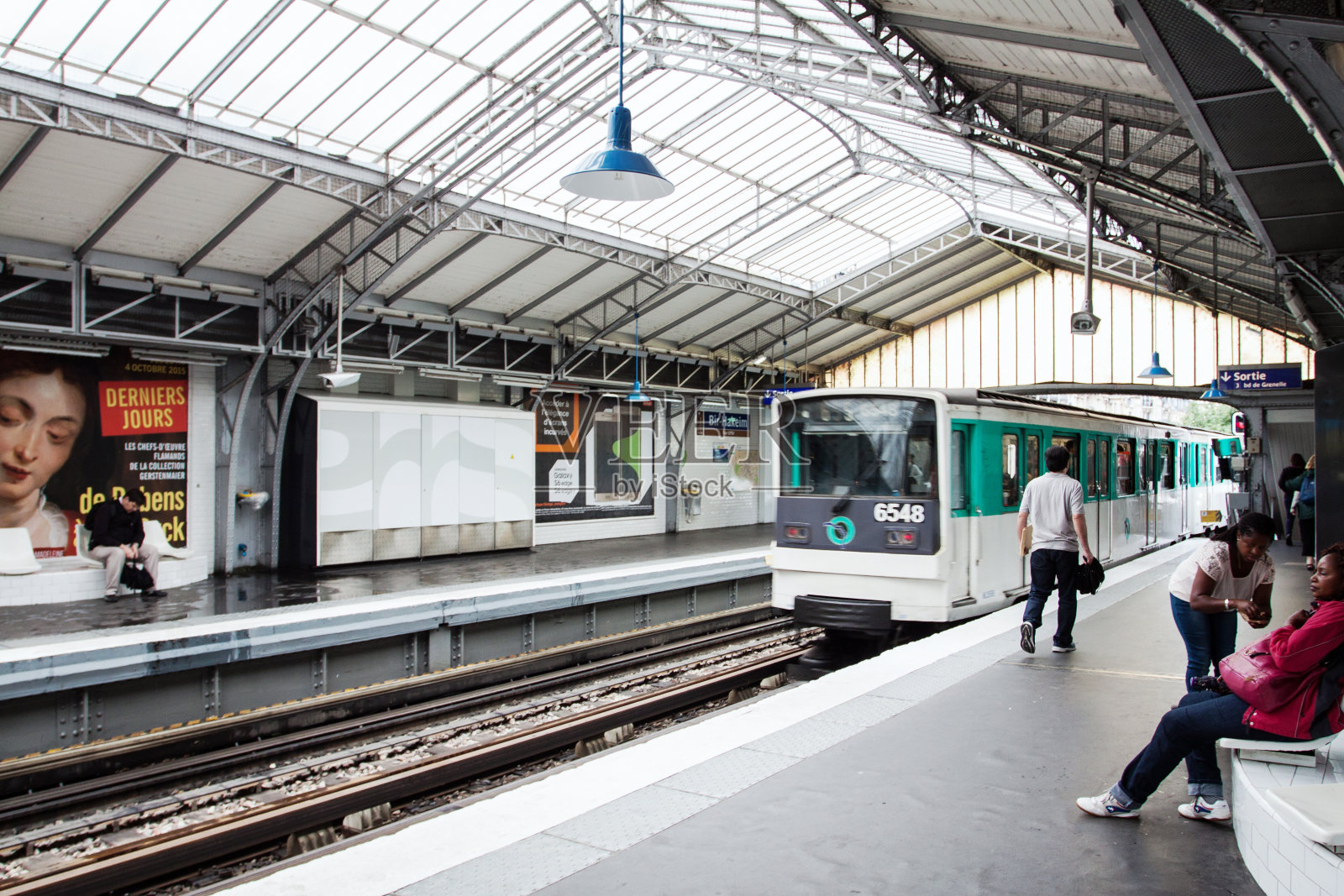 巴黎地铁照片摄影图片