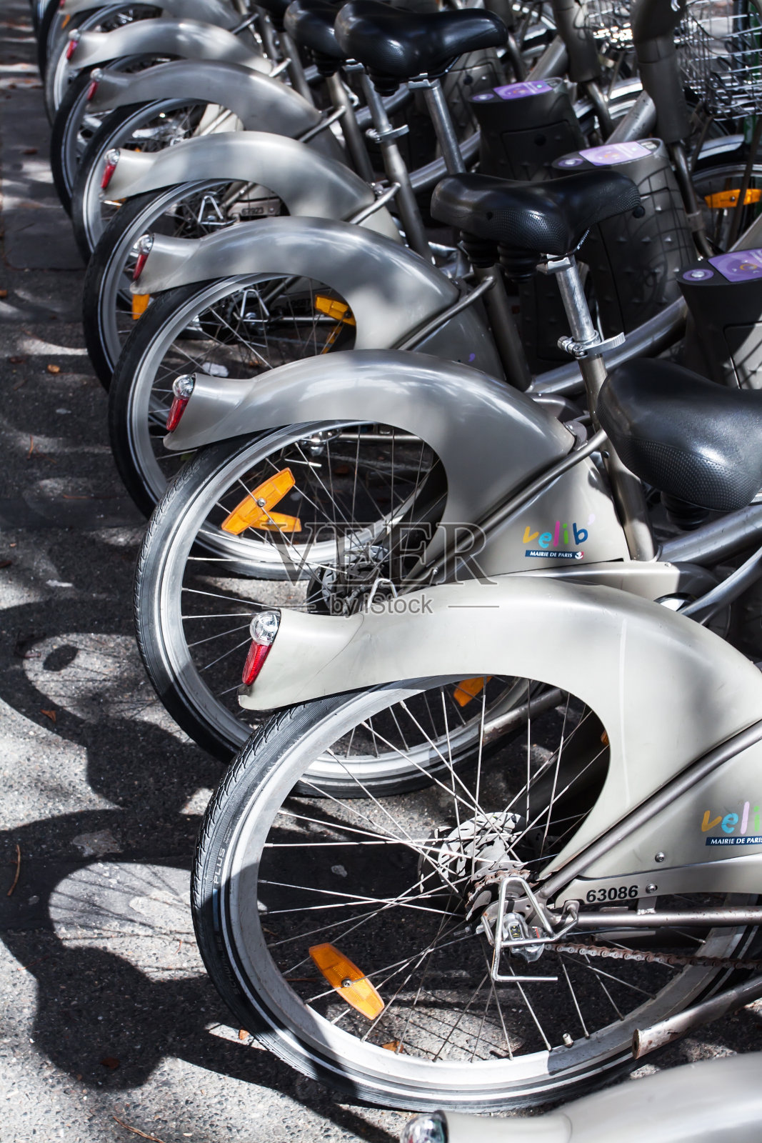 出租巴黎城市自行车照片摄影图片
