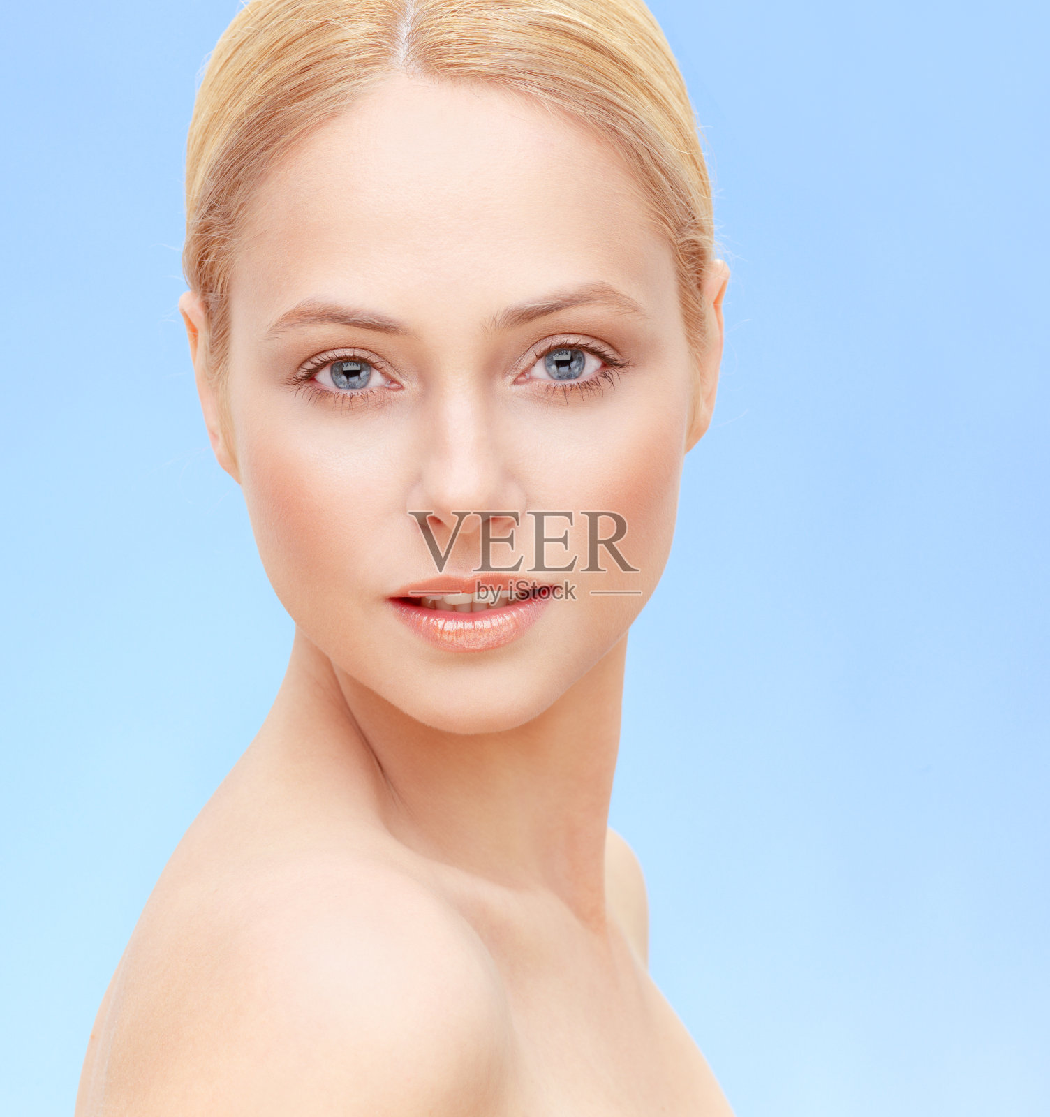 一个年轻美丽的女人的特写照片摄影图片