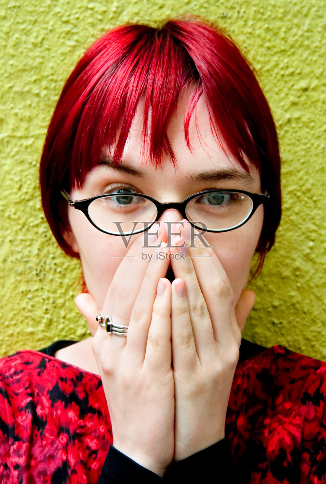 惊讶的年轻人照片摄影图片