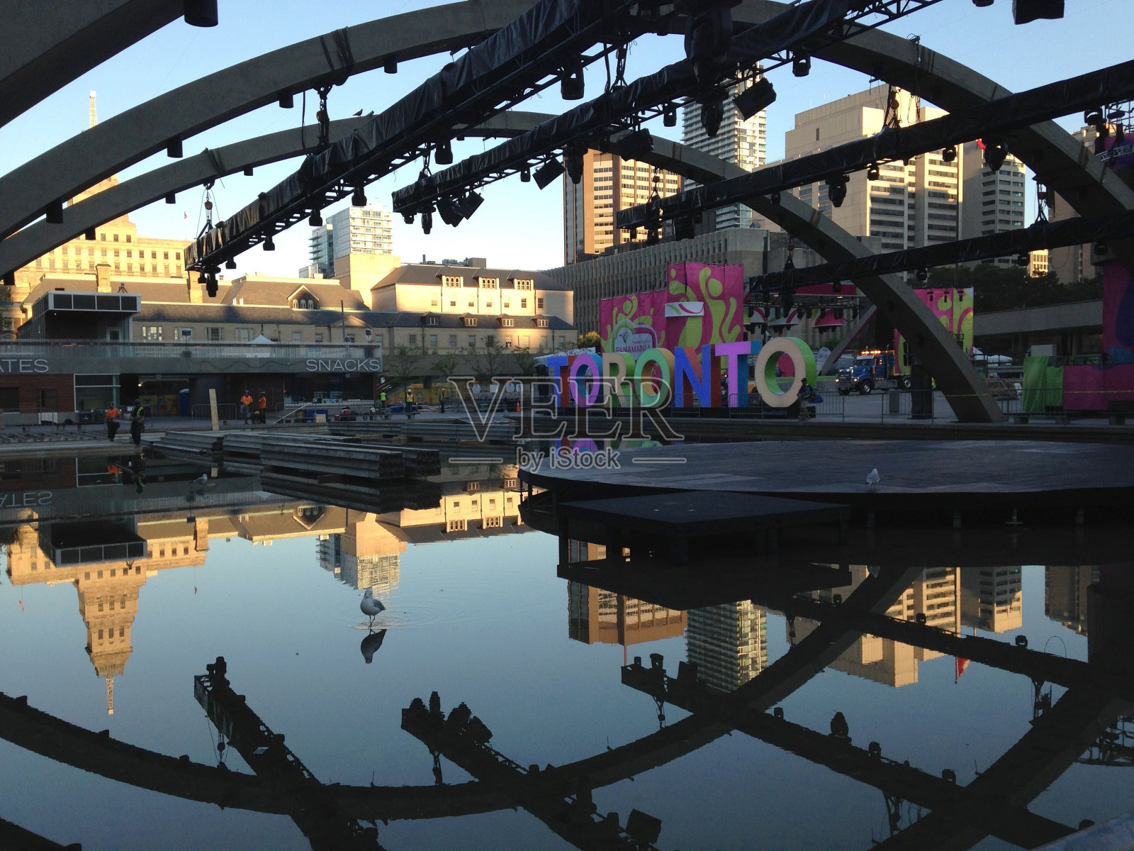 多伦多内森菲利普斯广场照片摄影图片