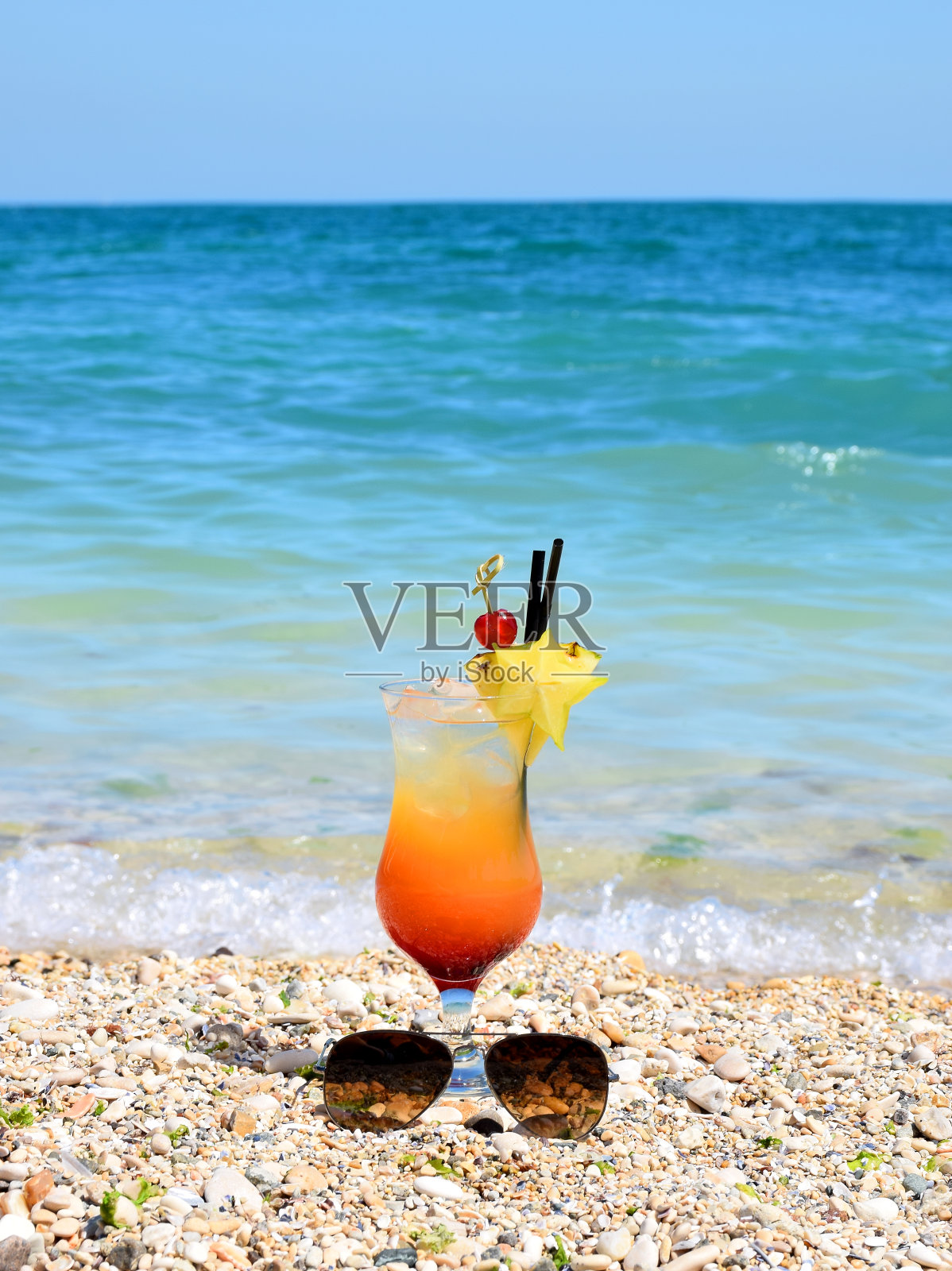 热带海滩鸡尾酒照片摄影图片