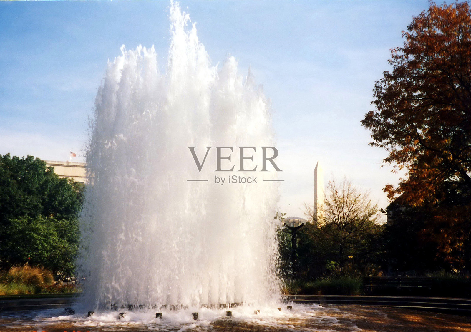 2000年在罗伯特·莱瑟姆·欧文公园的华盛顿喷泉照片摄影图片