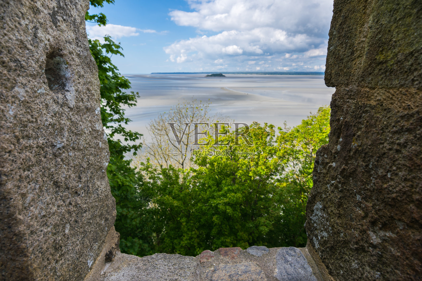 法国诺曼底，西欧，圣米歇尔山田园诗般的全景照片摄影图片