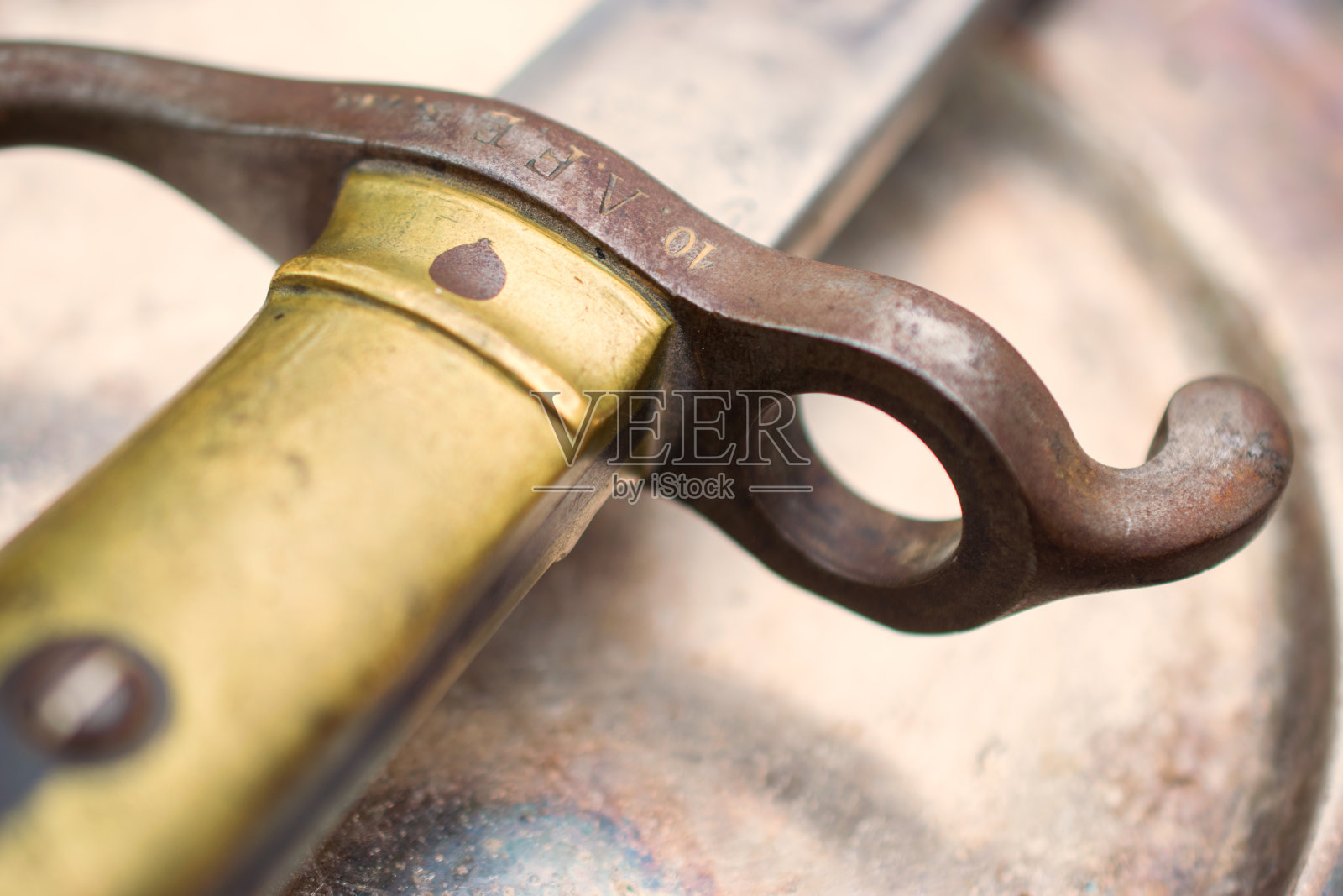 一个旧刺刀的细节照片摄影图片