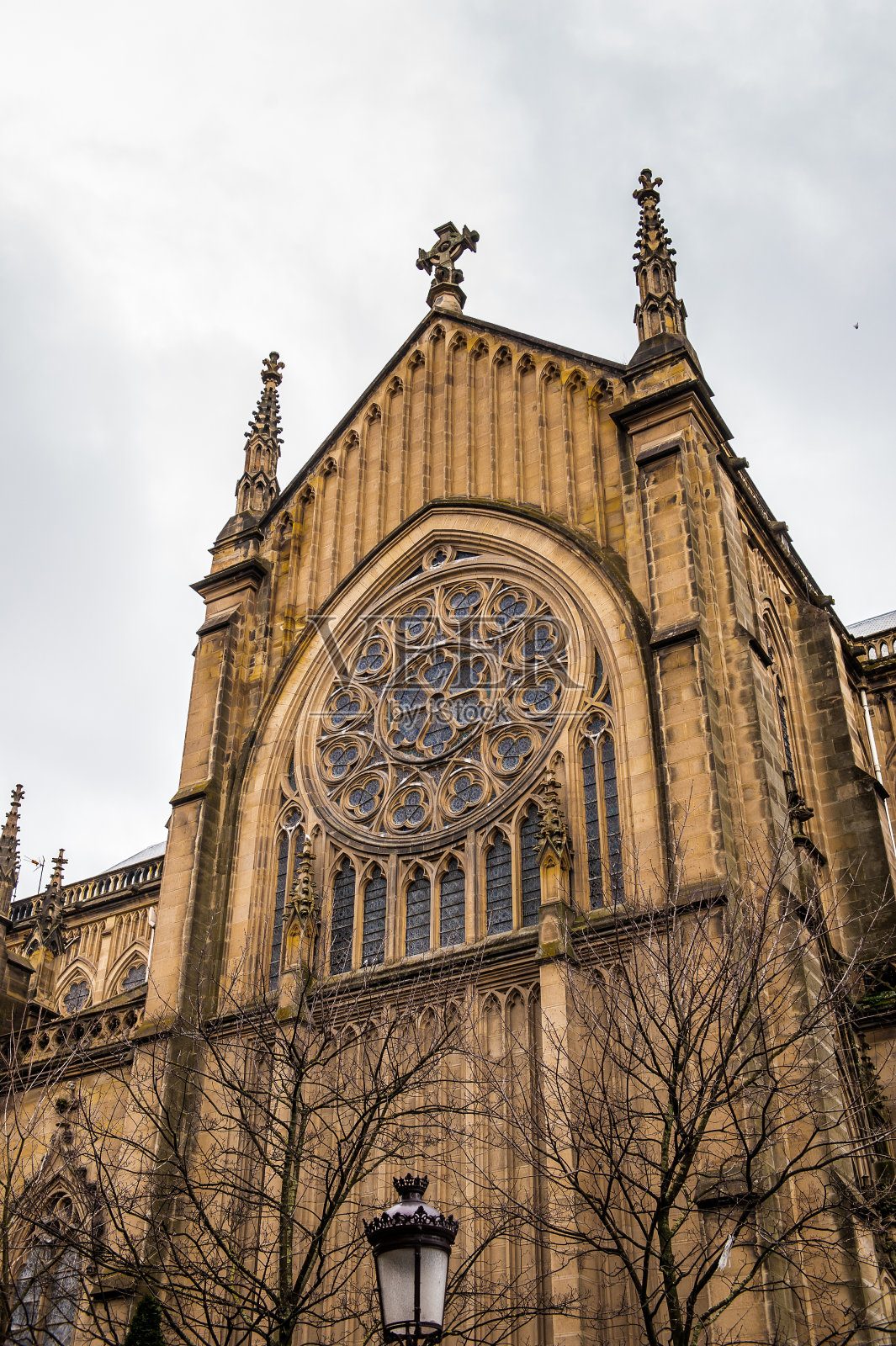 圣塞巴斯蒂安的好牧人大教堂，西班牙圣塞巴斯蒂安最著名的宗教建筑照片摄影图片