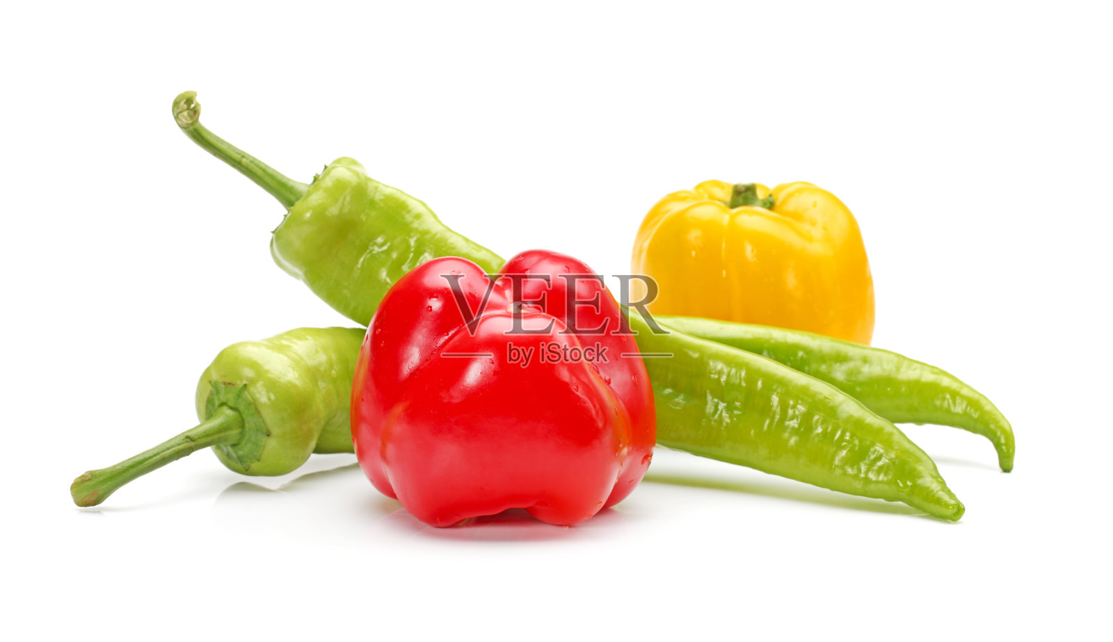 白背景上的辣椒照片摄影图片