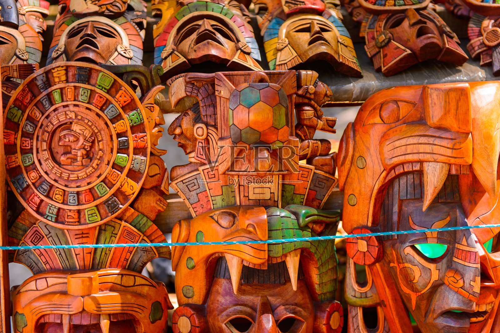 面具，玛雅文明的正宗手工纪念品照片摄影图片