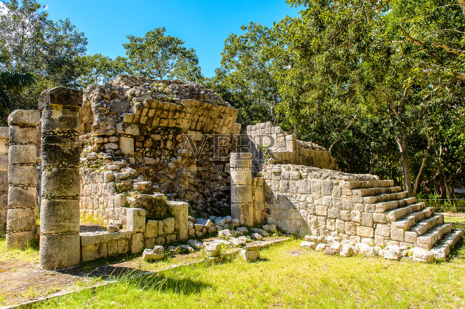 千列群，奇琴伊察，蒂诺姆市，尤卡坦州。它是哥伦布发现美洲大陆前的一座大型城市，由末世经典时期的玛雅人建造。联合国教科文组织世界遗产照片摄影图片