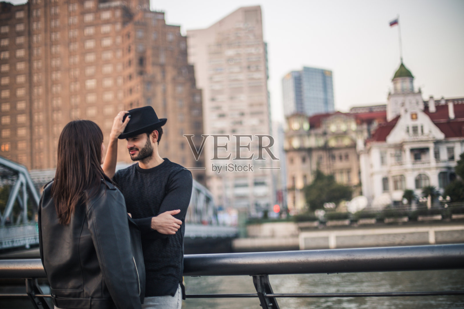 他们属于彼此照片摄影图片