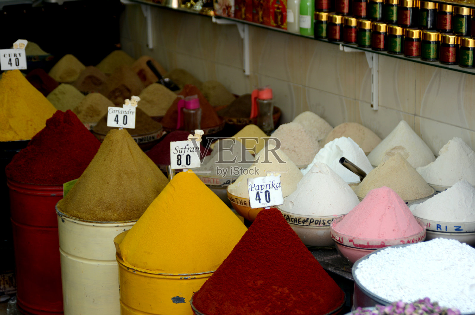麦地那的摩洛哥香料市场照片摄影图片