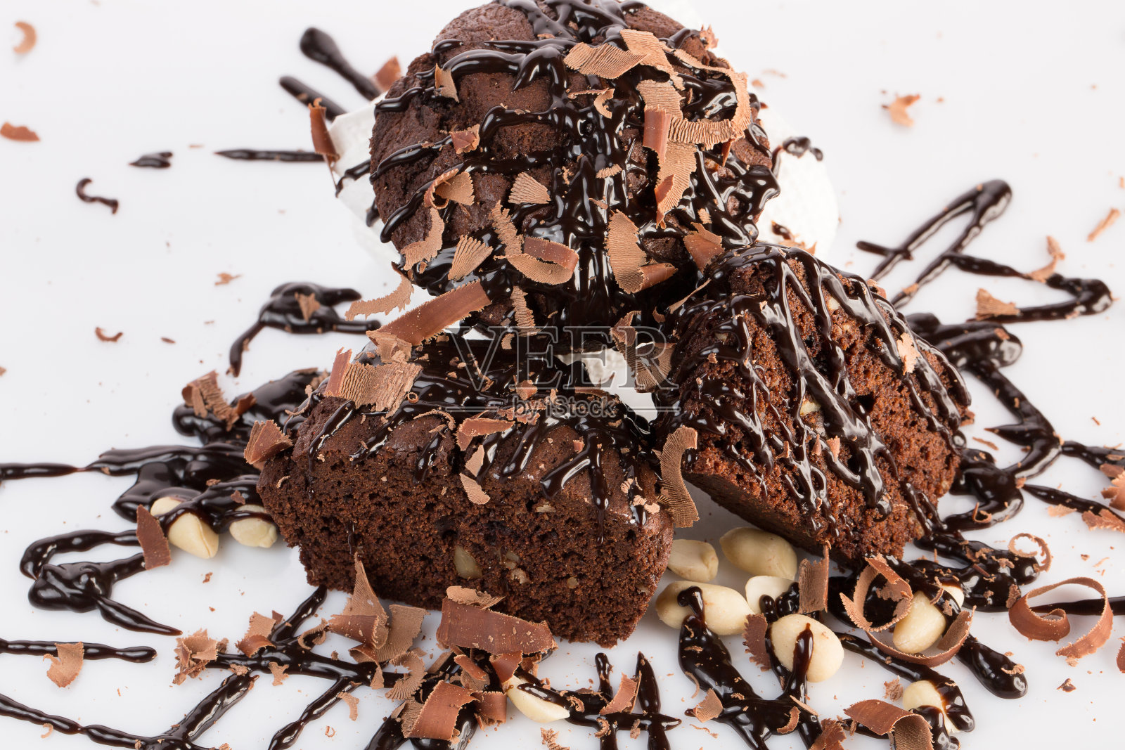 坚果巧克力纸杯蛋糕照片摄影图片