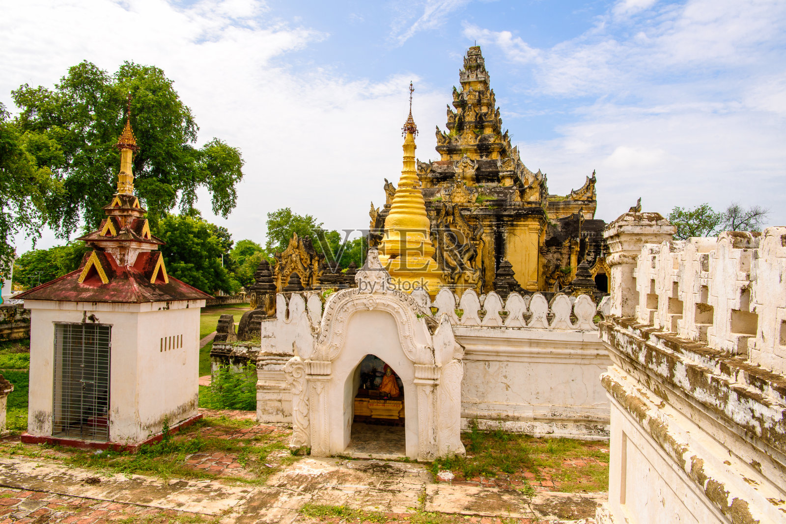玛哈昂密邦圣修道院，因瓦，曼德勒地区，缅甸。它建于1818年照片摄影图片
