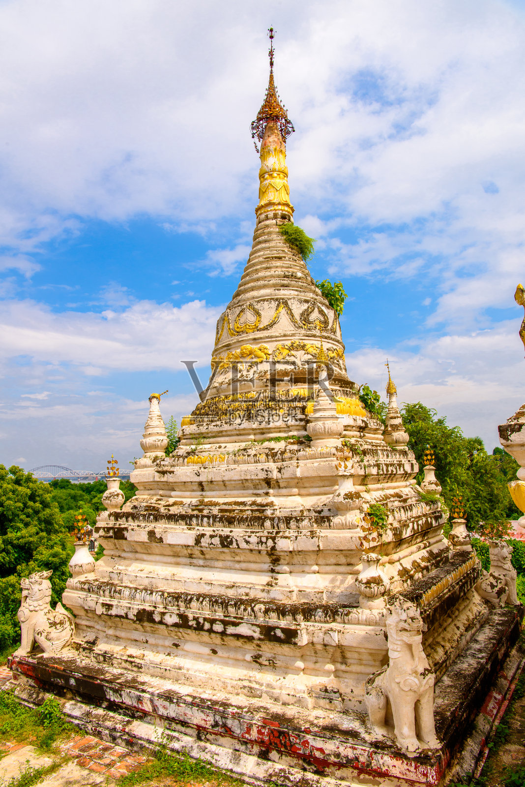 玛哈昂密邦圣修道院，因瓦，曼德勒地区，缅甸。它建于1818年照片摄影图片