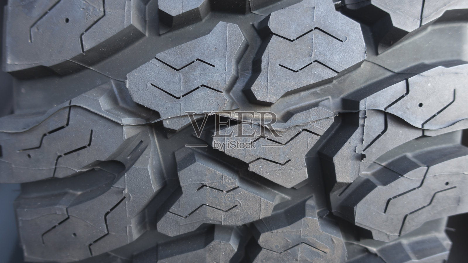 关闭卡车轮胎胎面照片摄影图片