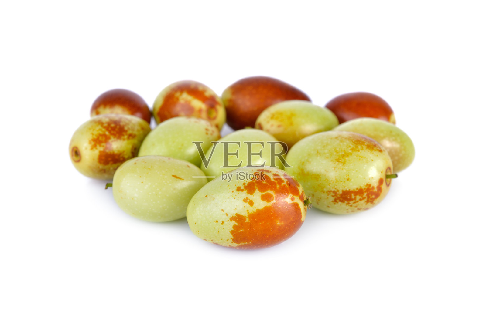 白色背景上的整个新鲜中国枣照片摄影图片