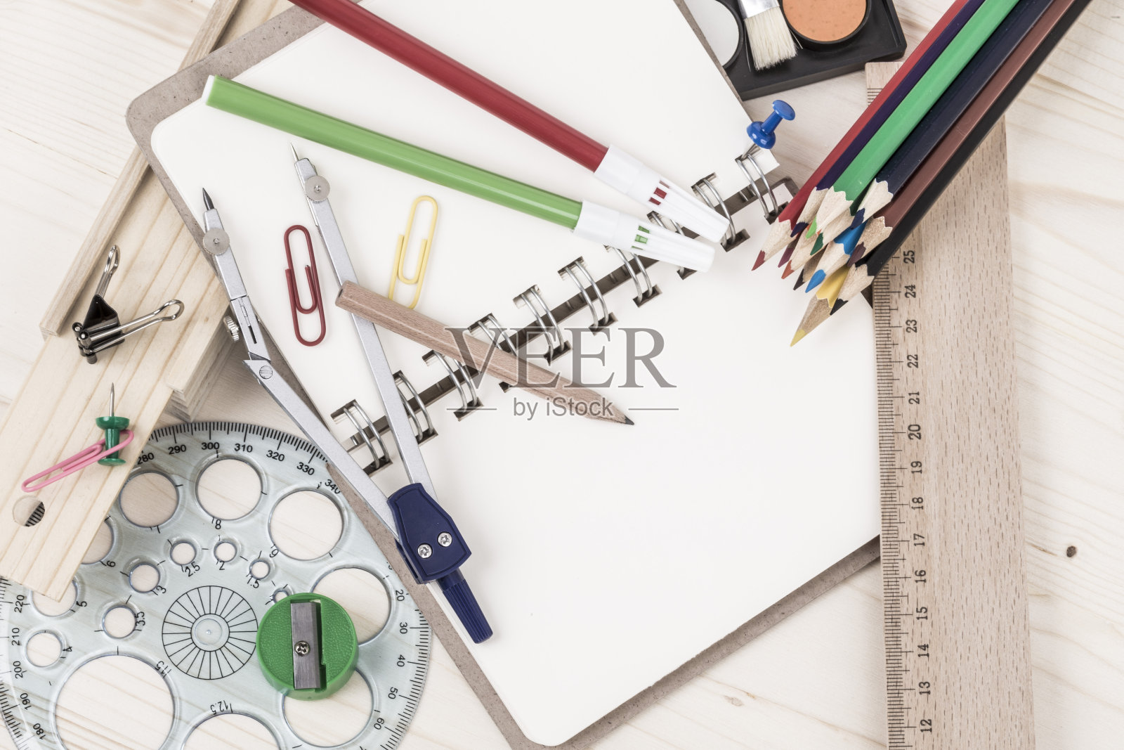 回到学校模板与多个固定照片摄影图片