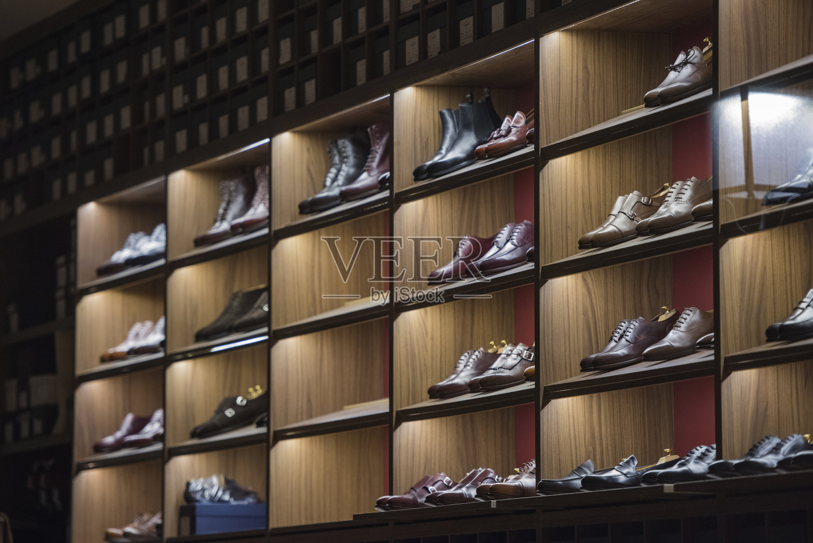 马德里一家商店里的男鞋照片摄影图片