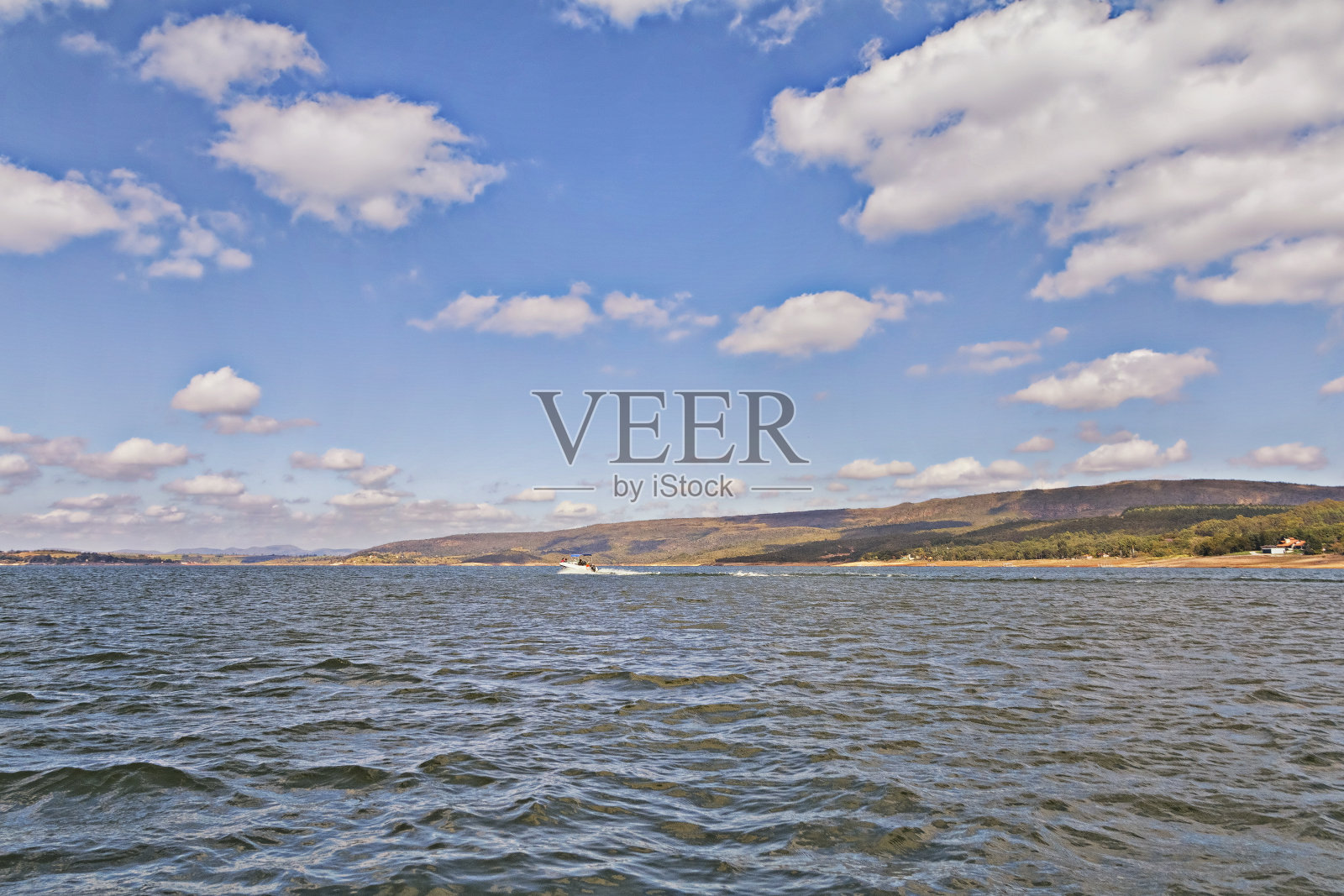 巴西米纳斯吉拉斯州国会大厦的熔炉大坝照片摄影图片