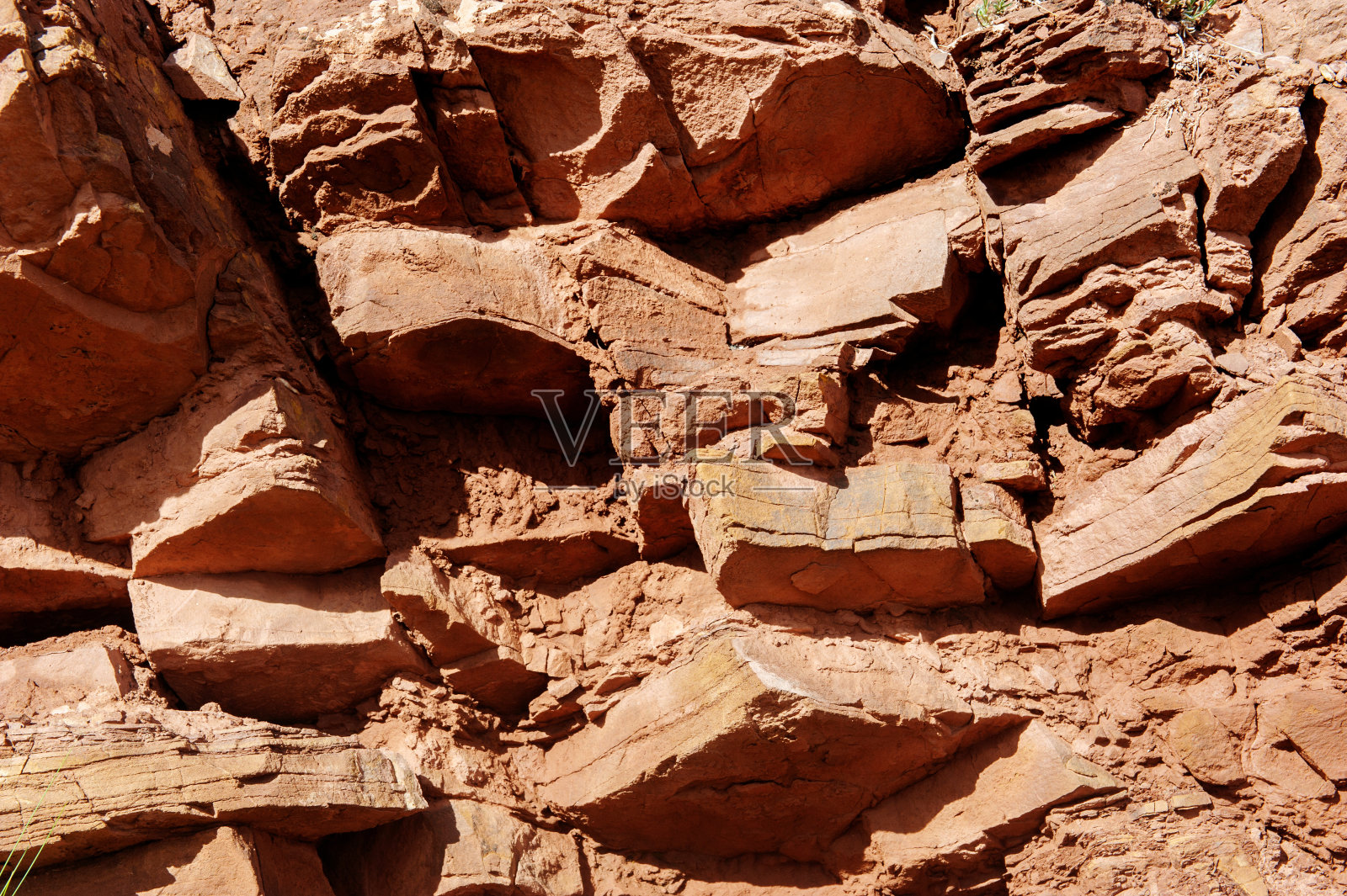 阿尔泰草原汞赋存的多色土壤照片摄影图片