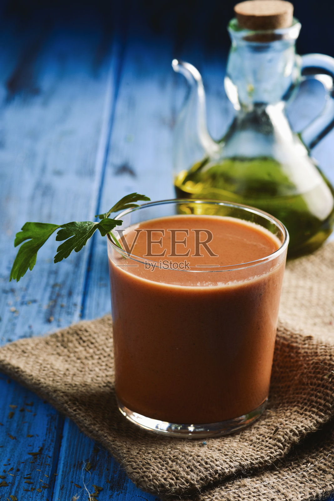 西班牙凉菜汤，西班牙冷番茄汤照片摄影图片