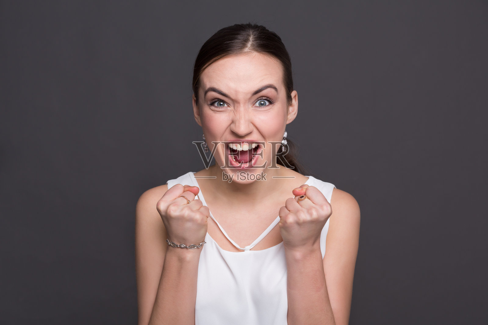 成功女性尖叫照片摄影图片