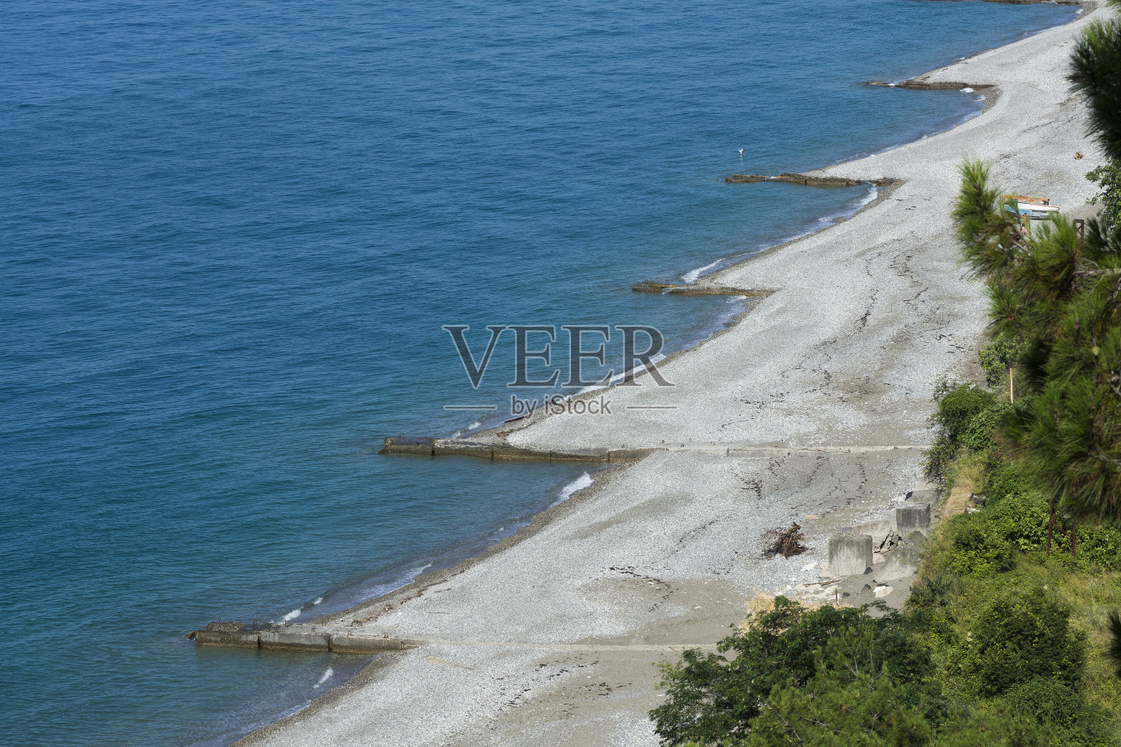 阿布哈兹加格拉的黑海海岸线照片摄影图片