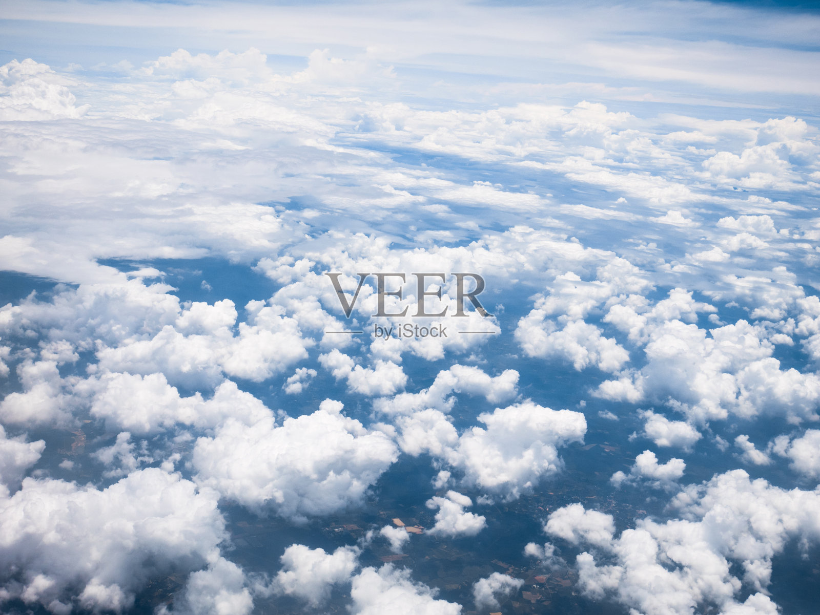 在云层之上照片摄影图片