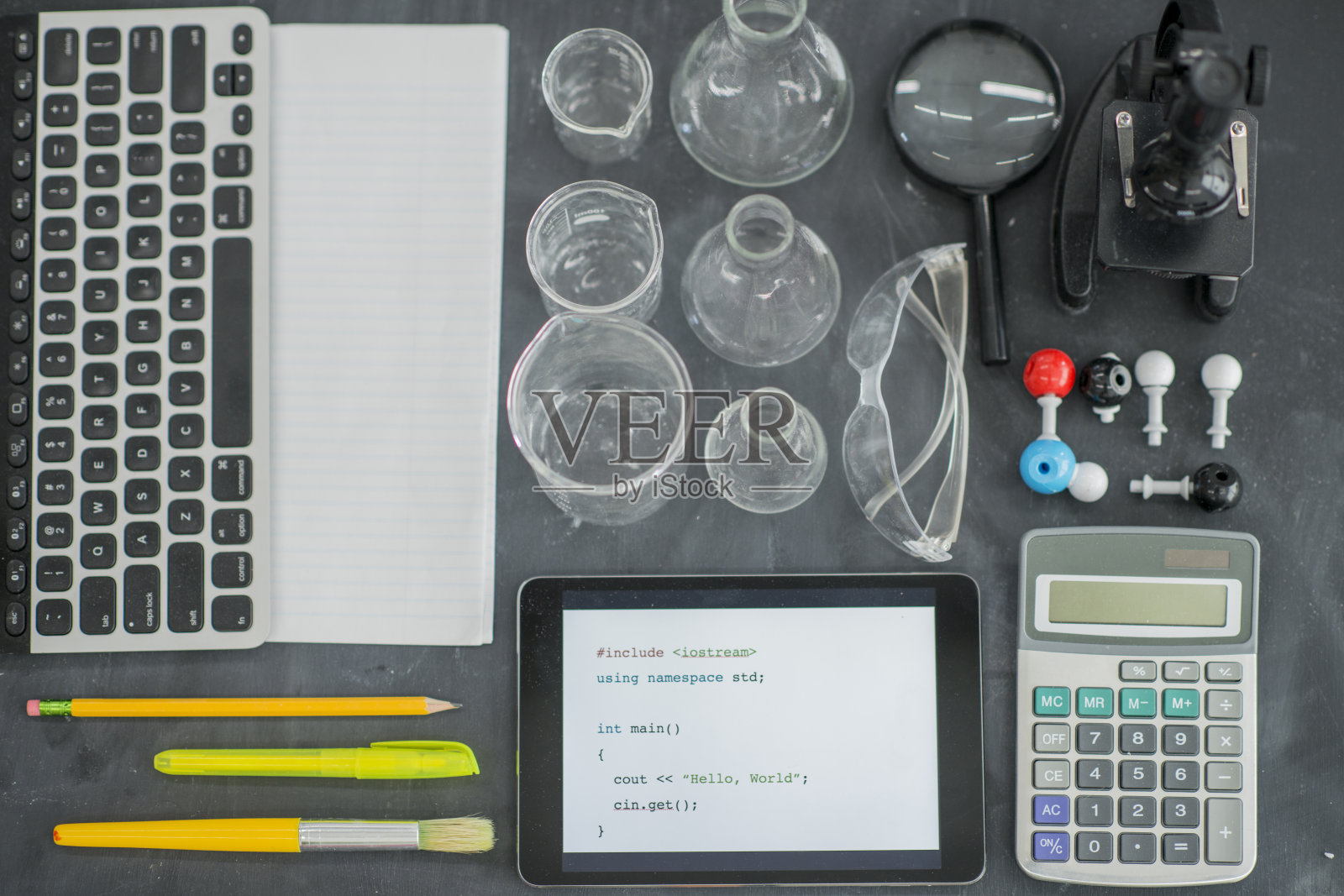 课桌及教学用品照片摄影图片