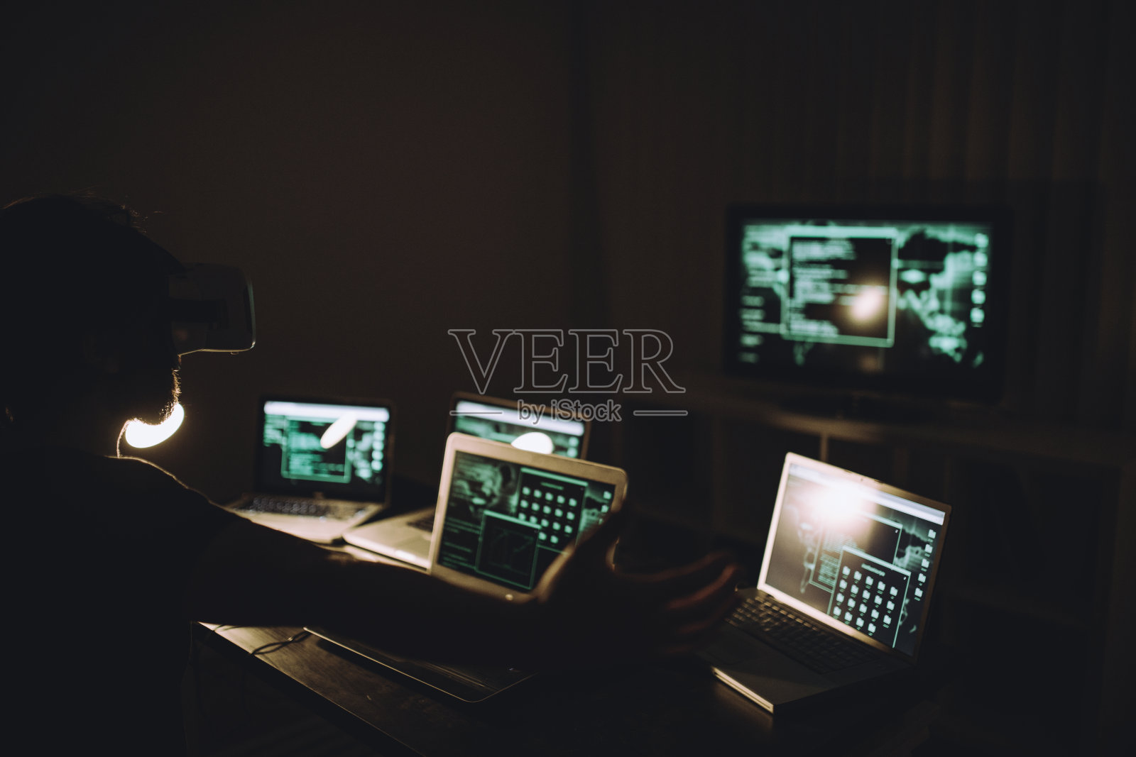 虚拟世界中的黑客照片摄影图片