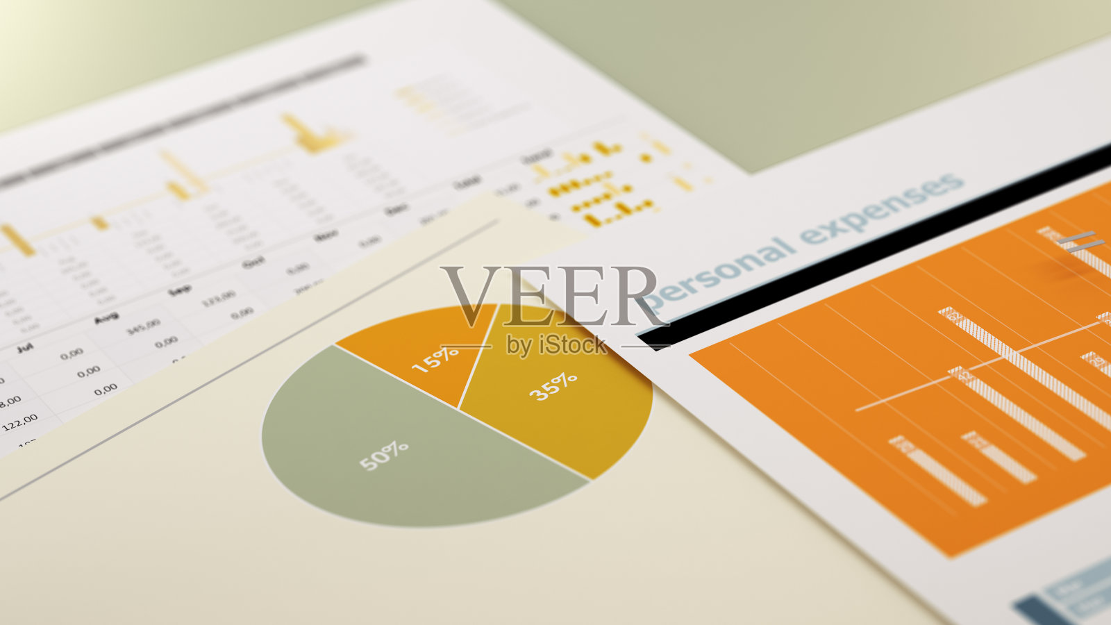 个人支出表格与饼图和财务表格在蓝绿色背景照片摄影图片