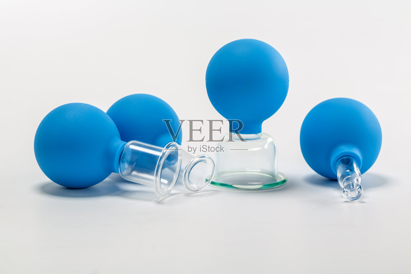 白色背景上的真空罐照片摄影图片