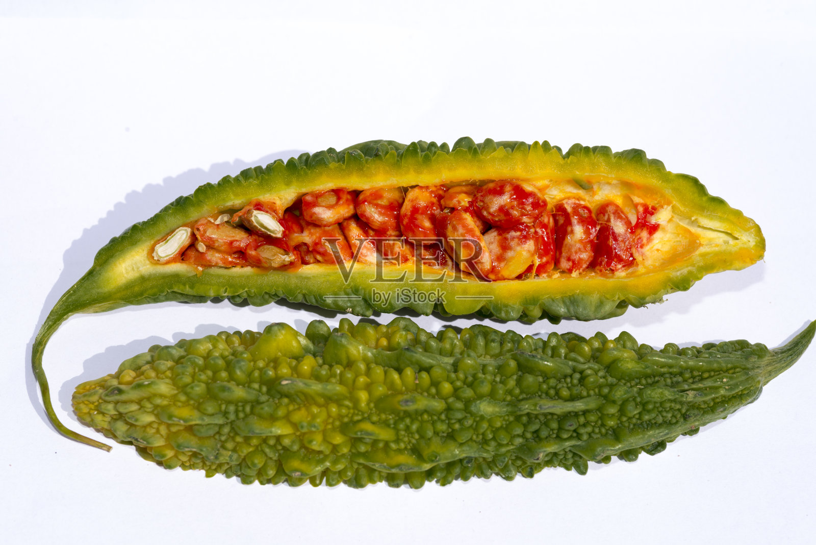 白底苦瓜，印度植物阿育吠陀照片摄影图片