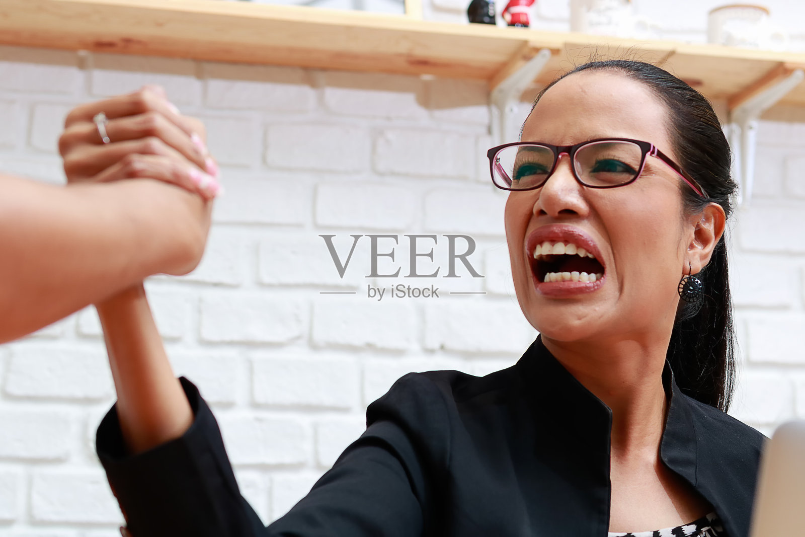 商人的战斗照片摄影图片