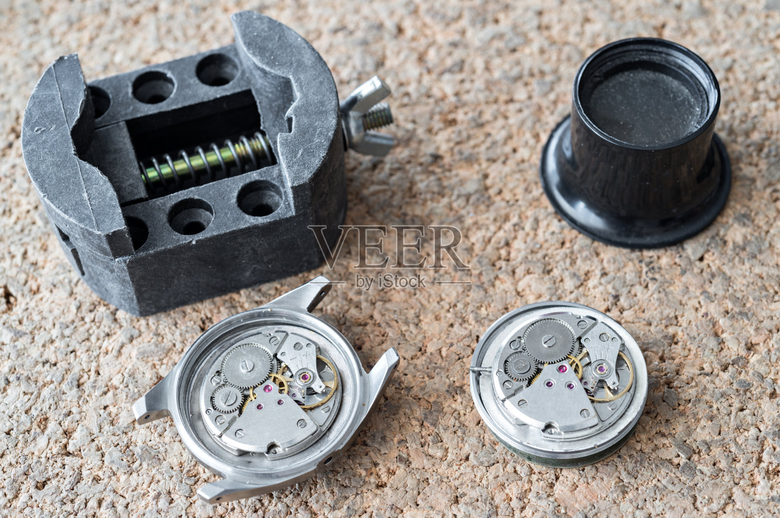 手表的修理和修复照片摄影图片