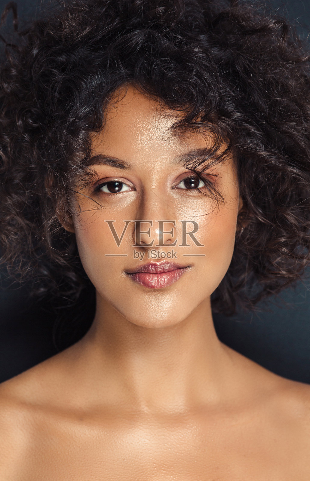 美丽的女人面对近工作室照片摄影图片