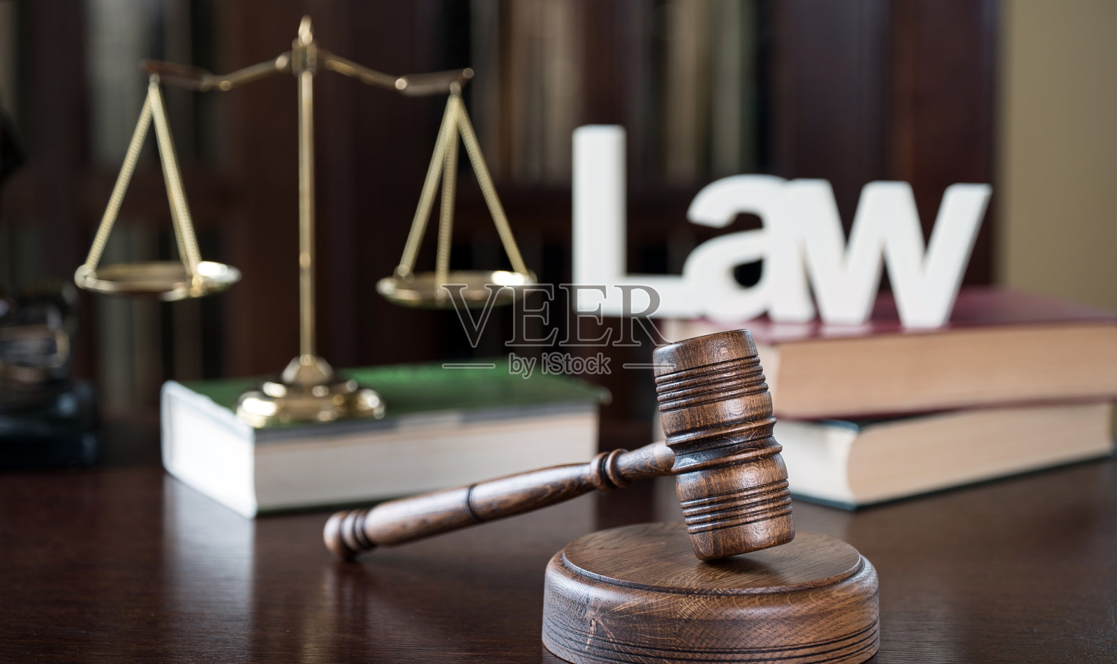 法律与正义的概念。法庭上的主题。照片摄影图片