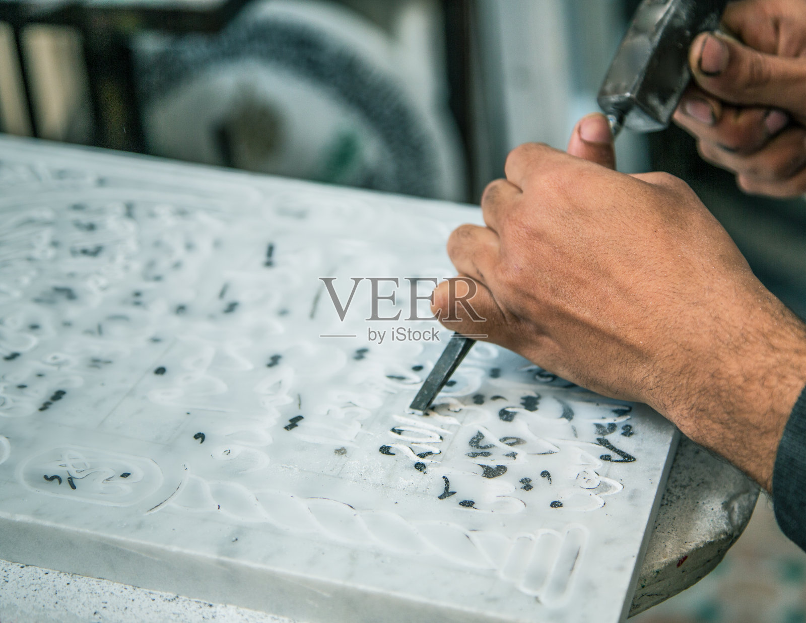 手工制作的墓碑正在准备中照片摄影图片