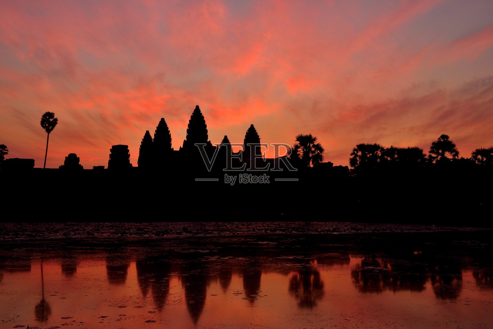 柬埔寨暹粒吴哥窟的日出照片摄影图片