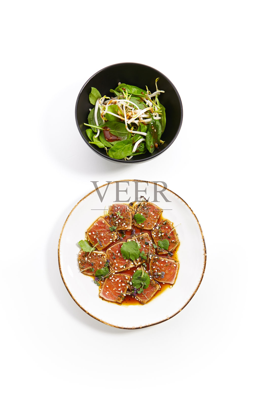 泛亚洲菜肴的特色菜肴在白色的盘子照片摄影图片