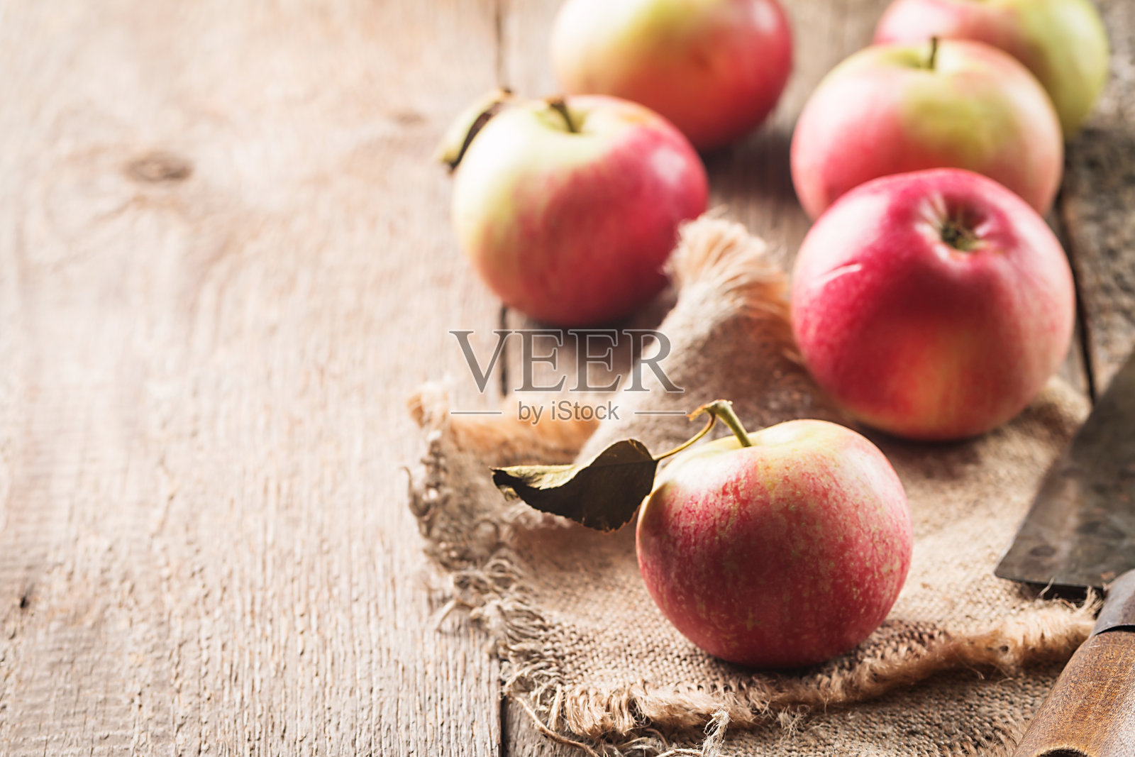 新鲜有机成熟苹果照片摄影图片