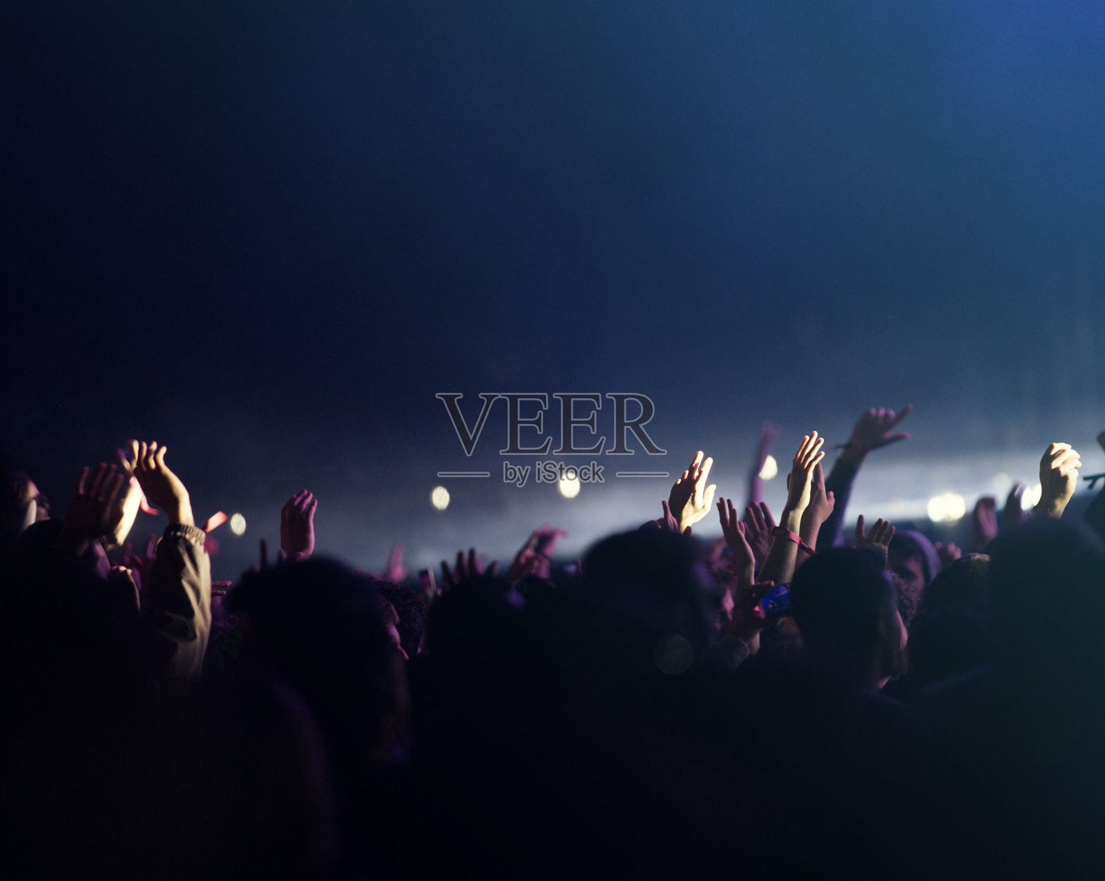 人在音乐会照片摄影图片