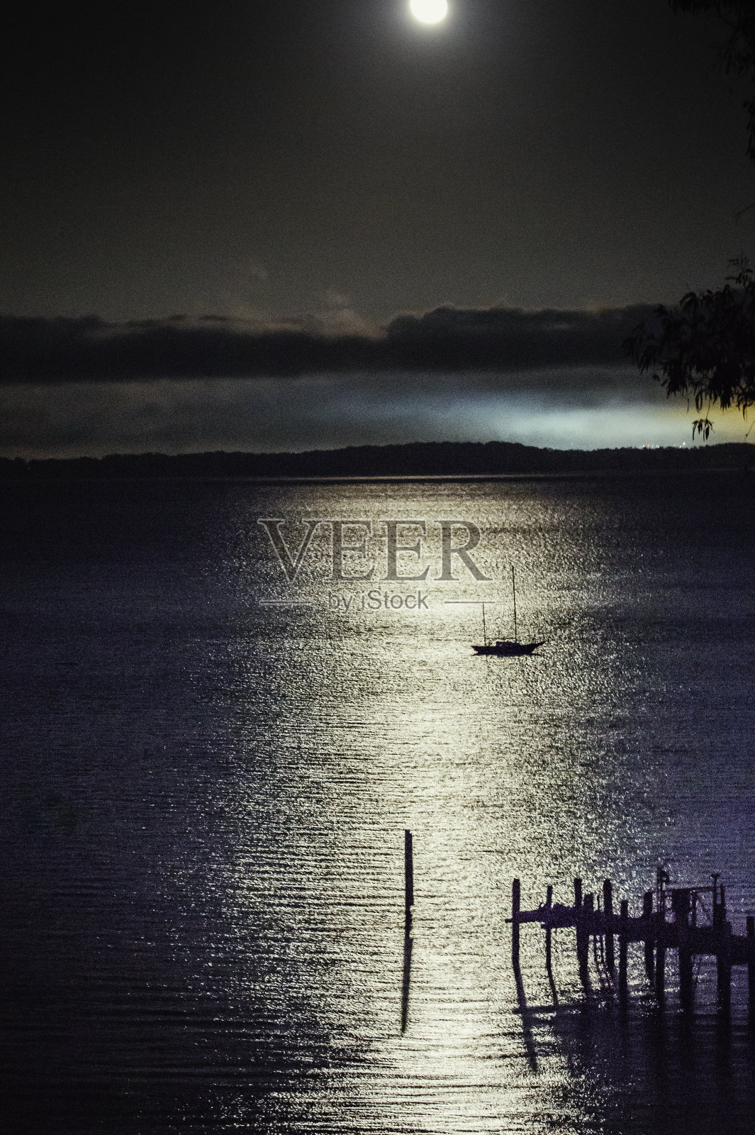 月亮在中国营照片摄影图片