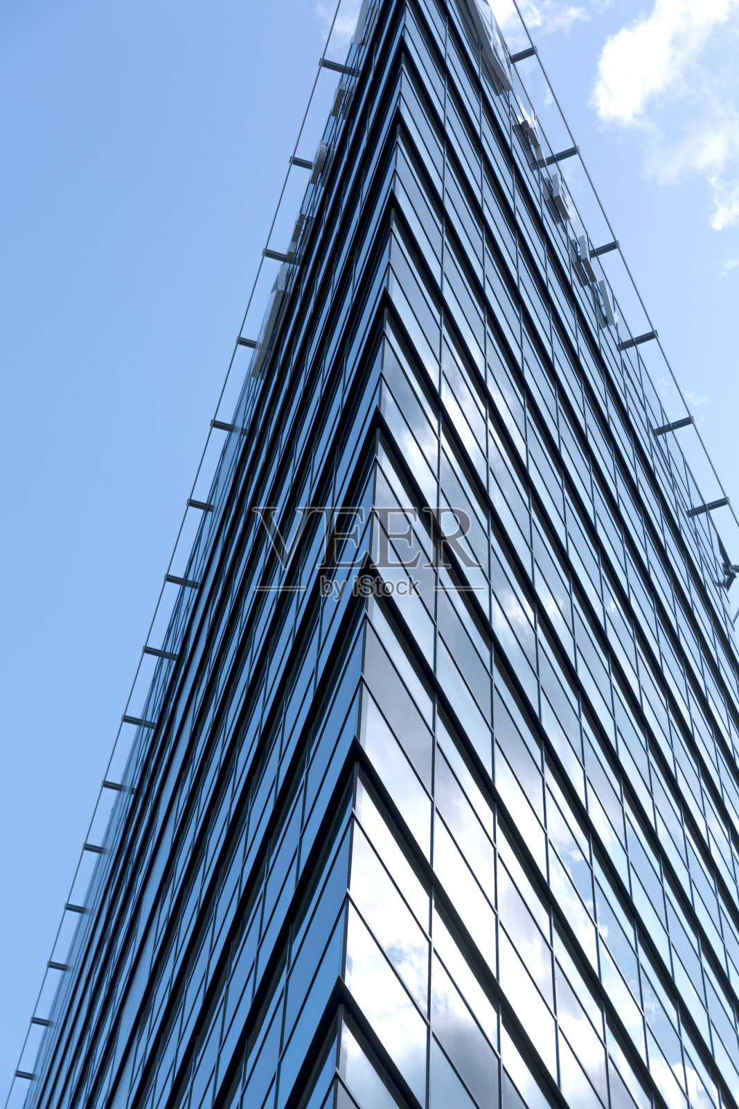 城市景观，以低角度的现代办公室外观照片摄影图片