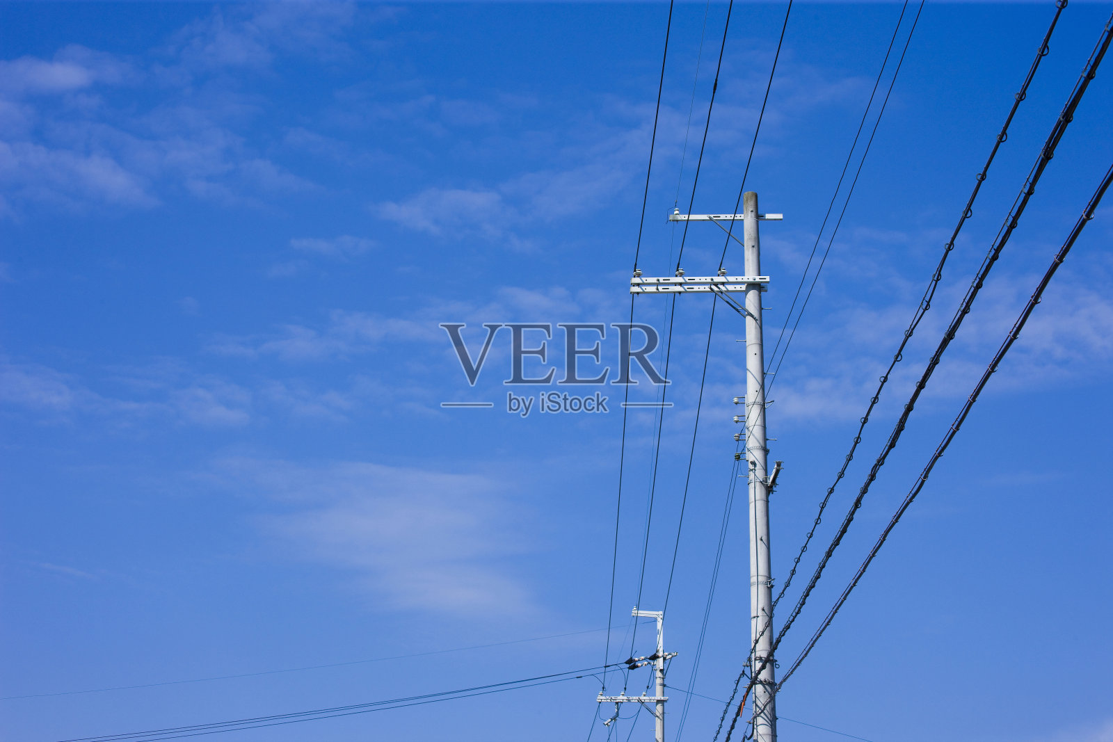 蓝天，白云，电线杆照片摄影图片